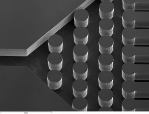 The micro-channels etched into the primary handle wafer before sealing the circuit with the second sensor wafer. Image: L. Andricek, MPG-HLL, Munich.